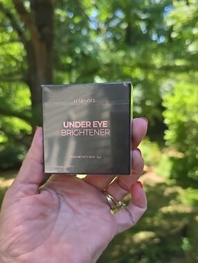 Luminance Compact in Black with Rose Gold Accents